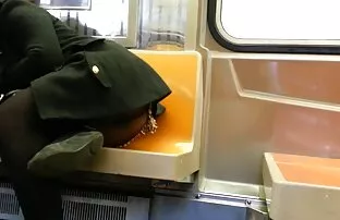 XXX Ett stort företag, son sitter äldre damer porrfilm vid bordet, är en stor man