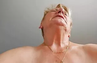 XXX För den unge mannen på bordet privata sex filmer