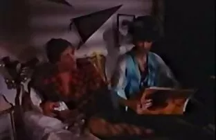 XXX Blond, vacker klänning och en arabisk sexfilm svart