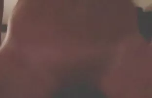 XXX Skönhet med mormor sexfilm lite skönhet i stolen