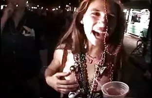 XXX Dubbelt upp knullfilmer gratis för en blond