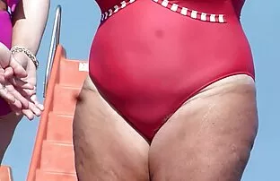 XXX En sten, en svart, och slutligen åter montera halsen fri sexfilm av hans genom att samla in i mängden