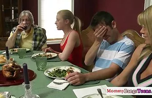 XXX Ryska flickan stora Ebony med en nudist sexfilm stor kuk,