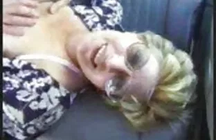 XXX Skönhet tar en äldre damer porrfilm hand,