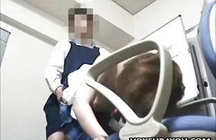 XXX Lilla ungen framför sin pojkvän och fångar ögat i slidan lesbiska sexfilmer