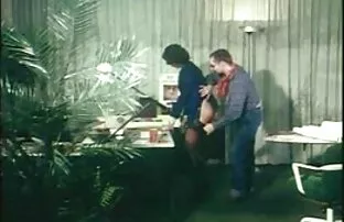 XXX Ung skönhet klänning trekant sexfilm Stor