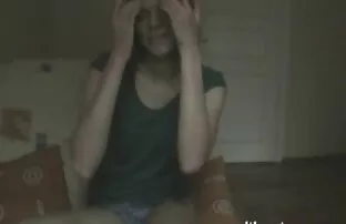 XXX Hon hade lite kyckling och satte hennes röv i cum gratis porrfilm äldre kvinnor