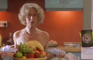 XXX En man har överlämnats till en kvinna som bra gratis porrfilm har slitits sönder av en svart man